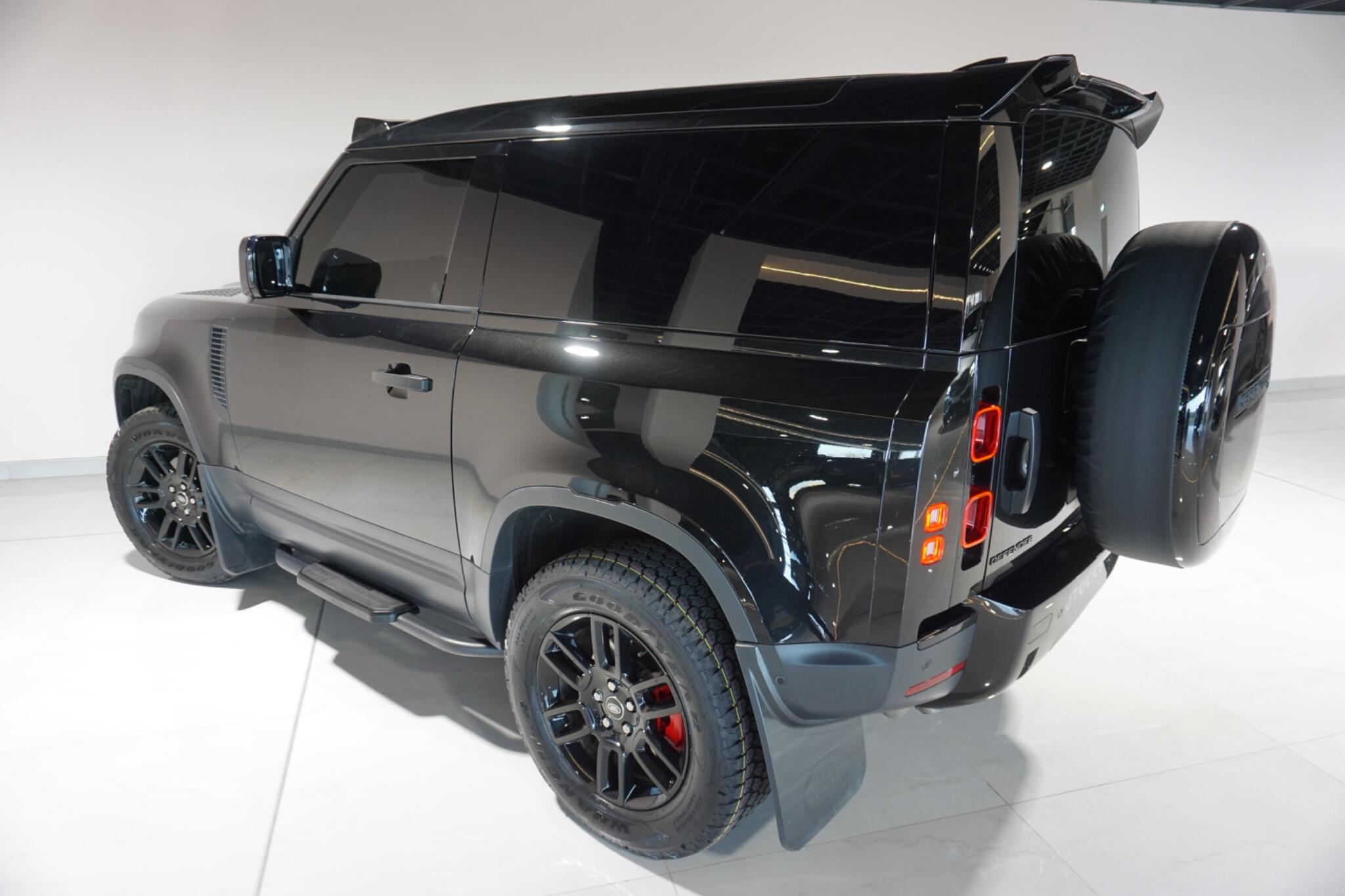 Land Rover Defender 90 3.0 D250 MHEV Hard Top SUV 3dr Diesel Auto 4WD SWB Euro 6 (s/s) (250 ps)